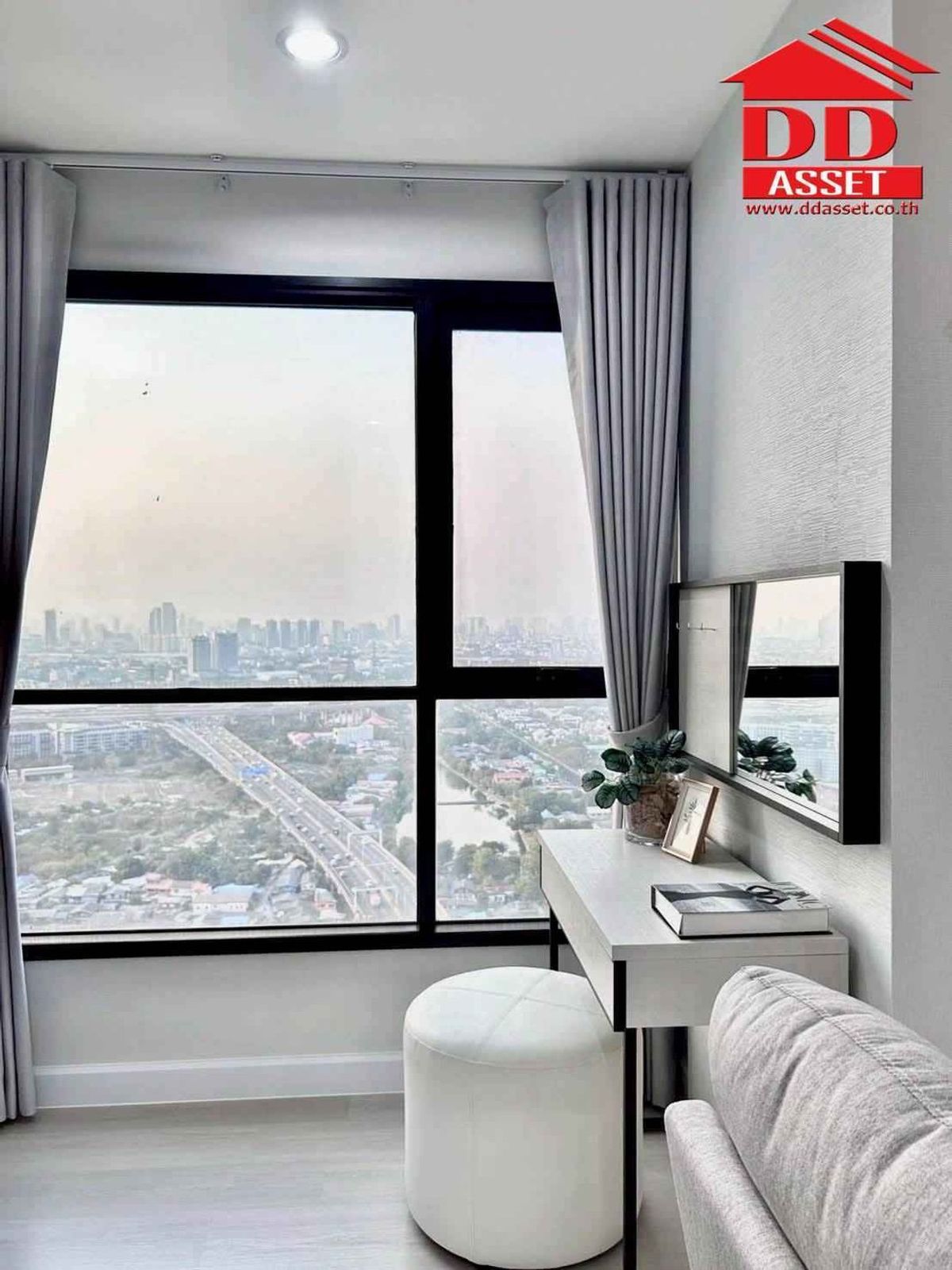 For SaleCondoRama9, Petchburi, RCA : The Base Rama9-Ramkhamhaeeng condo (The Base