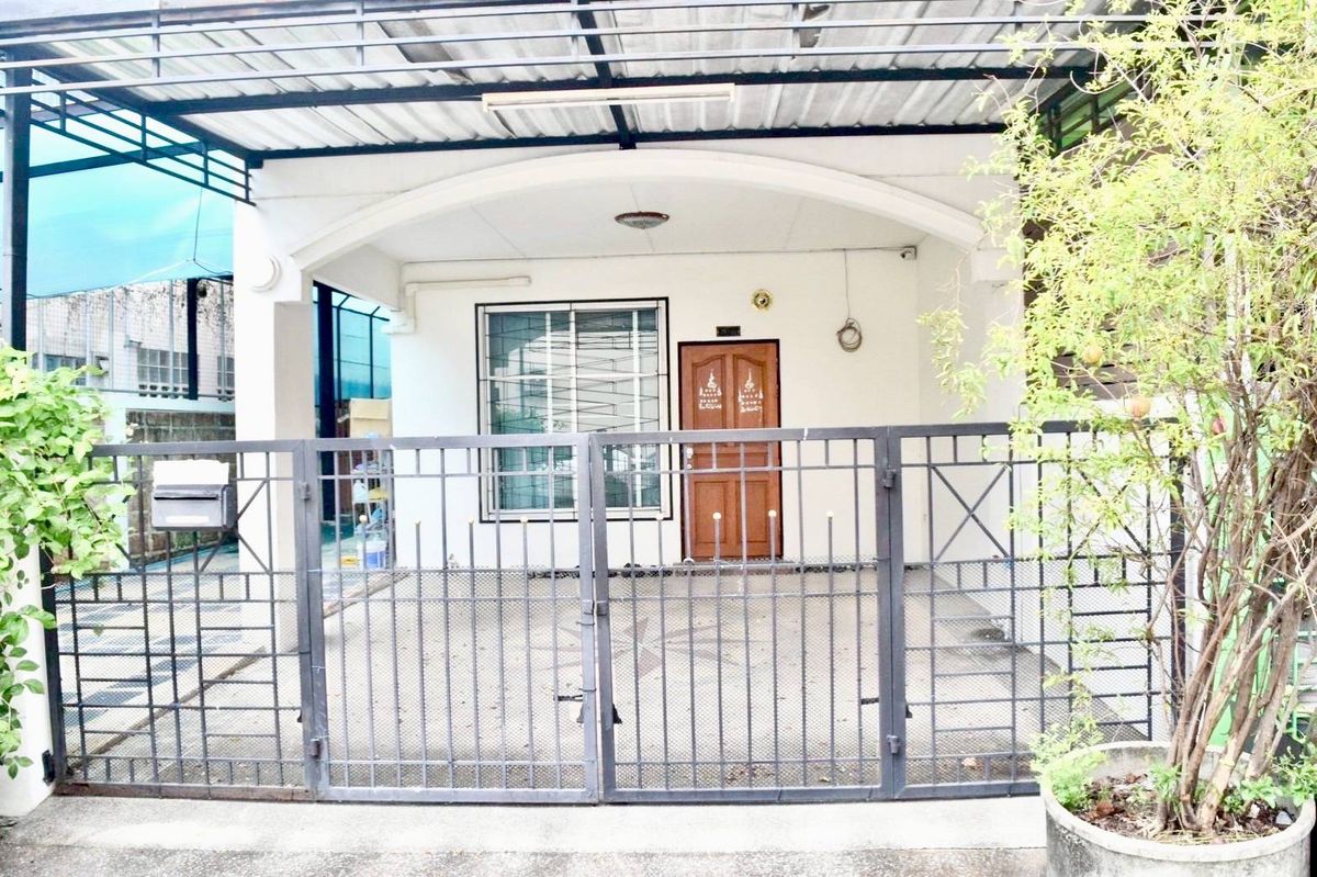 For SaleTownhomeChokchai 4, Ladprao 71, Ladprao 48, : 3 -story townhome, Golden Location Chokchai 4, ready to move in!