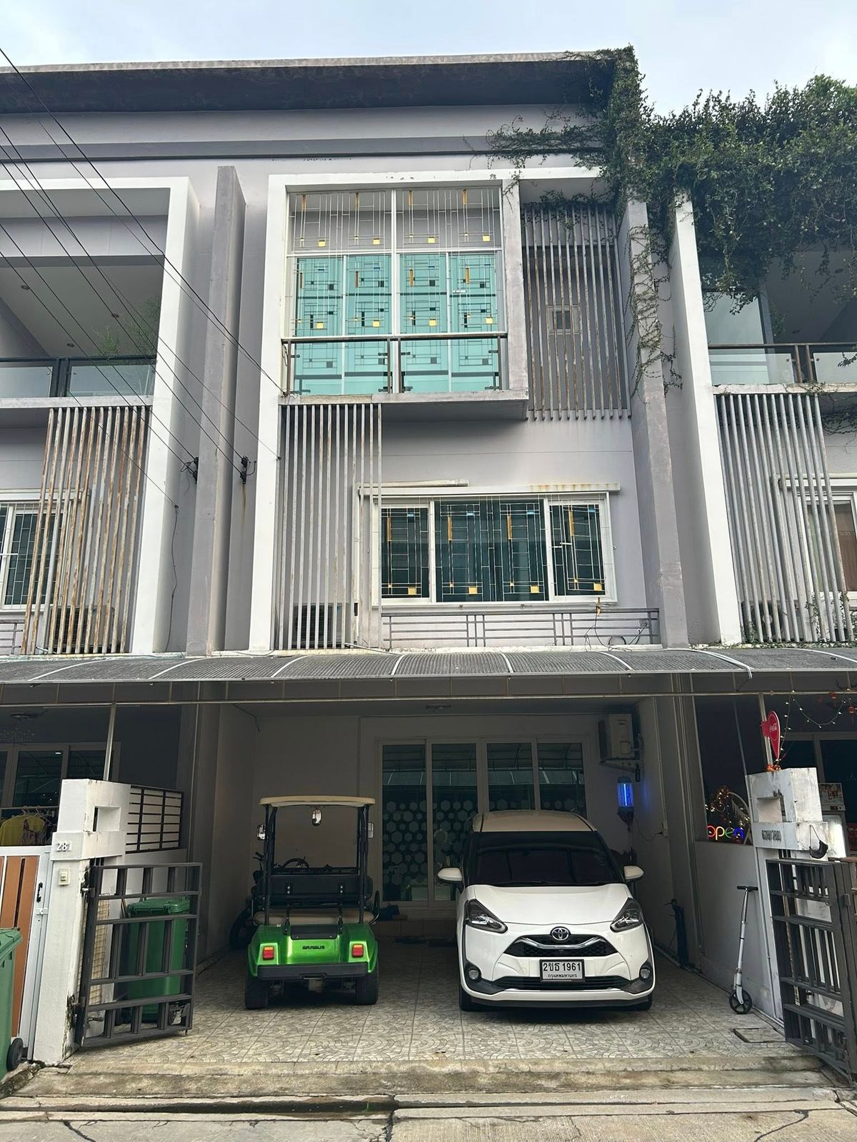 For RentTownhomePattanakan, Srinakarin : For rent 3 Storey Townhome The Exclusive Pattanakarn 44