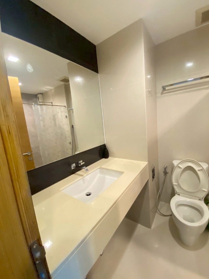 ให้เช่าคอนโดรัชดา ห้วยขวาง : 🔥ให้เช่าด่วน🔥RHYTHM Ratchada-Huaikhwang ห้องสวย รีโนเวทใหม่ เฟอร์นิเจอร์ครบ ติด MRT ห้วยขวาง❗