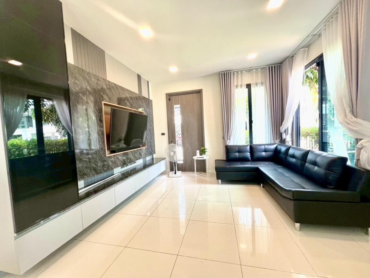 ขายบ้านบางนา แบริ่ง ลาซาล : ขายบ้านแกรนด์บริทาเนีย บางนา กม.12 หลังมุม ต้นโครงการ 4ห้องนอน 6ห้องน้ำ