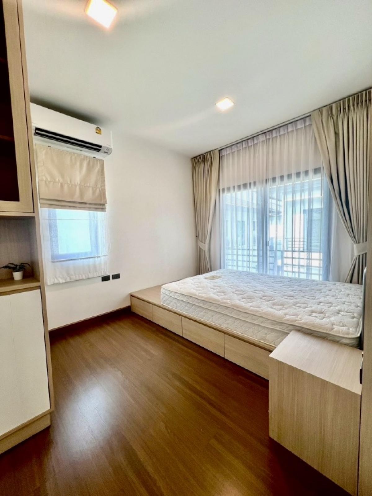 ขายบ้านบางนา แบริ่ง ลาซาล : ขายบ้านแกรนด์บริทาเนีย บางนา กม.12 หลังมุม ต้นโครงการ 4ห้องนอน 6ห้องน้ำ