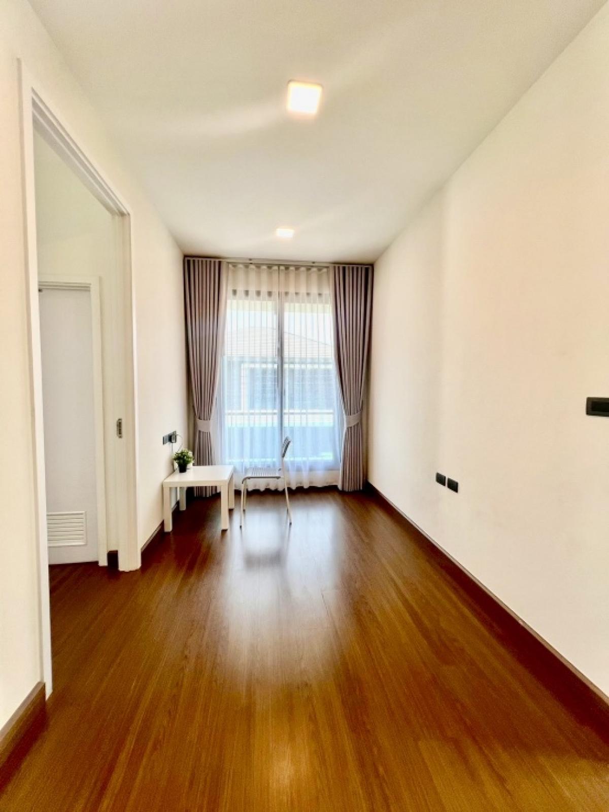 ขายบ้านบางนา แบริ่ง ลาซาล : ขายบ้านแกรนด์บริทาเนีย บางนา กม.12 หลังมุม ต้นโครงการ 4ห้องนอน 6ห้องน้ำ