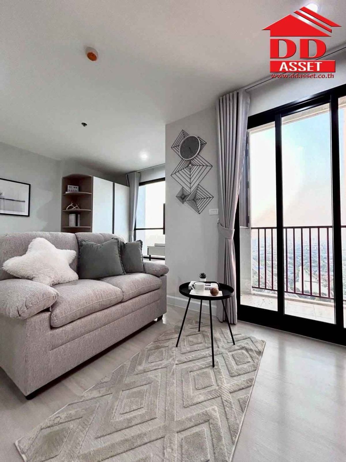 For SaleCondoRama9, Petchburi, RCA : The Base Rama9-Ramkhamhaeeng condo (The Base