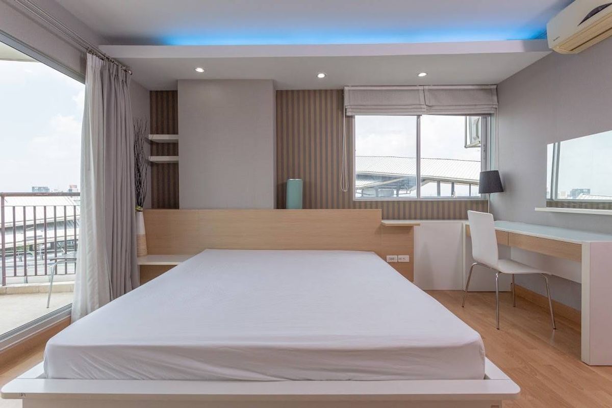 For RentCondoThaphra, Talat Phlu, Wutthakat : Good opportunity! Condo for rent beautiful view in the heart of Tha Phra Cityhome, Tha Phra Intersection, 88 square meters.