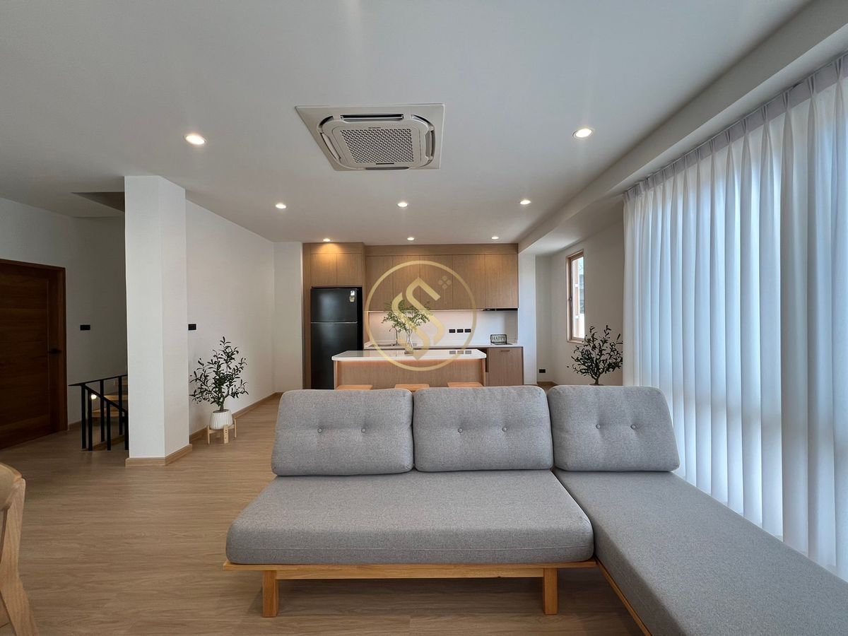 For SaleHouseAri,Anusaowaree : 3 -storey detached house for sale. Lay Ari Pradiphat, a new built house, ready to live in a good location, excellent function, ultimate utility space.