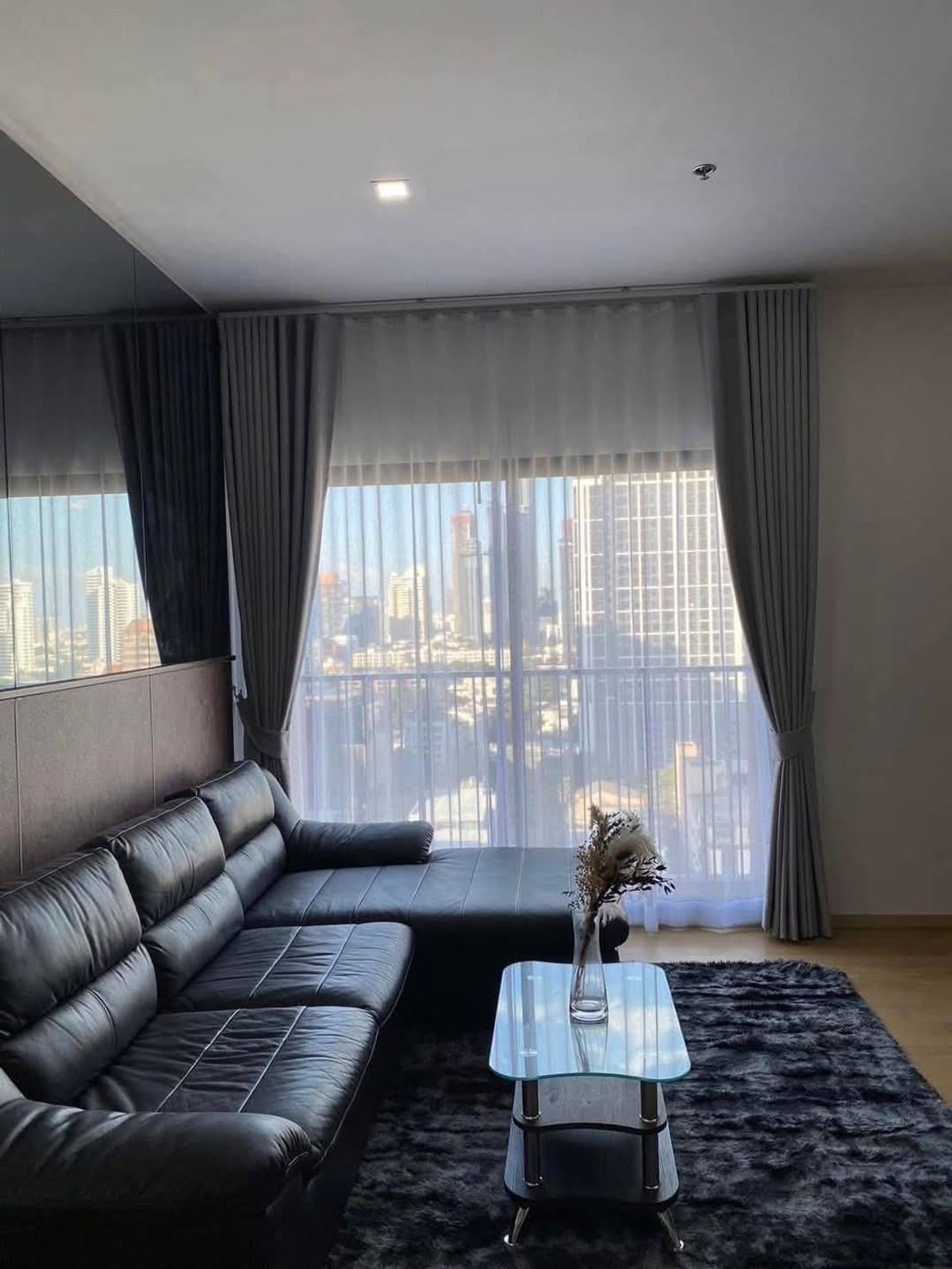 ให้เช่าคอนโดสุขุมวิท อโศก ทองหล่อ : Noble Reveal Ekkamai for rent