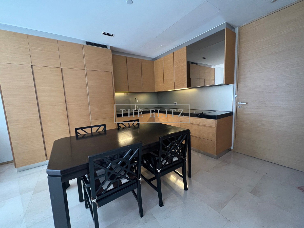 For RentCondoSilom, Saladaeng, Bangrak : ✨ Luxury room that gives a feeling like a hotel ... but you can be yours every day. Saladaeng Residences is ready. ✔