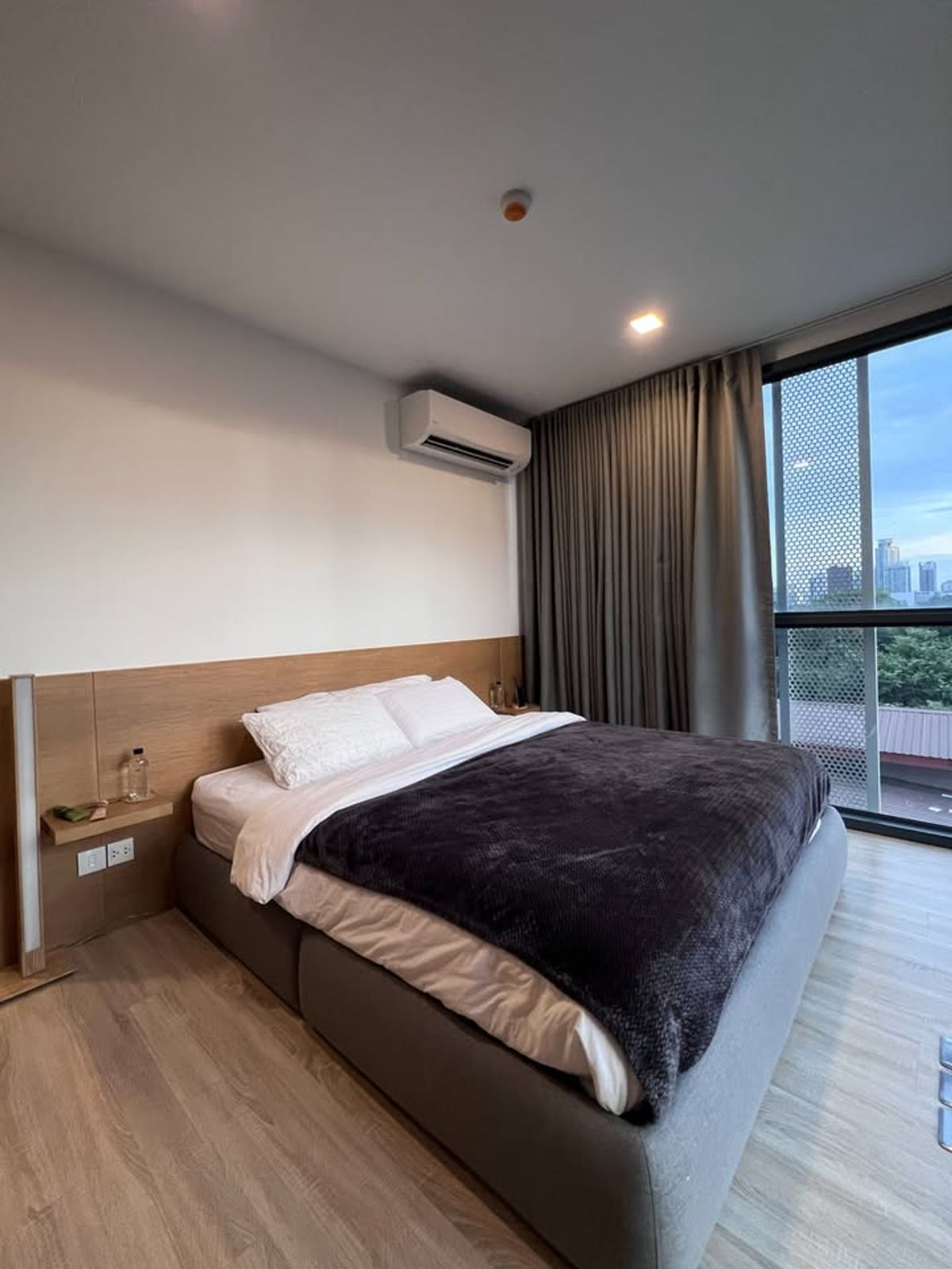 ให้เช่าคอนโดสุขุมวิท อโศก ทองหล่อ : ให้เช่า Taka Haus Ekamai 12 (ทากะ เฮาส์ เอกมัย 12) [CC-01]