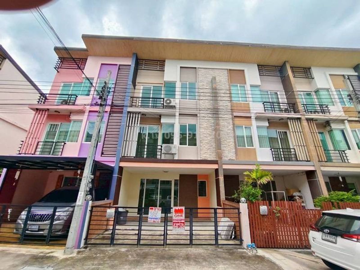 For SaleTownhomeMin Buri, Romklao : Gusto Village, Ramkhamhaeng 159, has a intersection, Ramkhamhaeng Road, Soi Ratbatthana Phatthana, Saphan Sung Subdistrict, Saphan Sung District, Bangkok