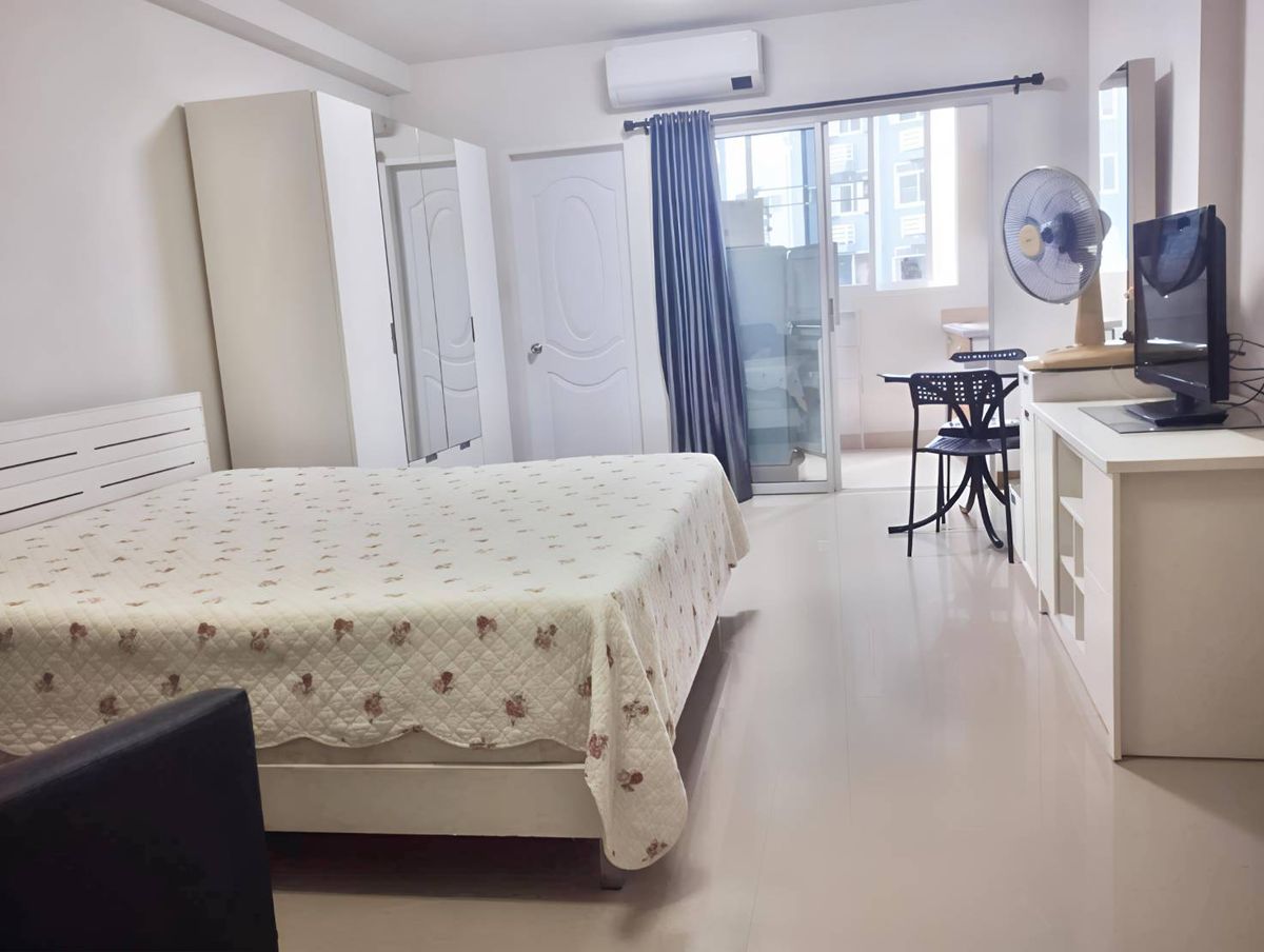 For RentCondoRatchadapisek, Huaikwang, Suttisan : The studio room is ready in the heart of Ratchada, near MRT Supalai City Home, Ratchada Soi 10.