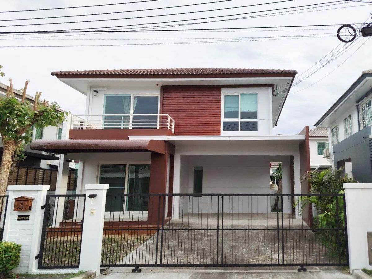 For RentHouseLadkrabang, Suwannaphum Airport : Single house for rent, Manthana Village (On Nut-Wongwaen 3), area 50 sq.w. (usable area 136 sq.m.), 3 bedrooms, 3 bathrooms, 2 parking