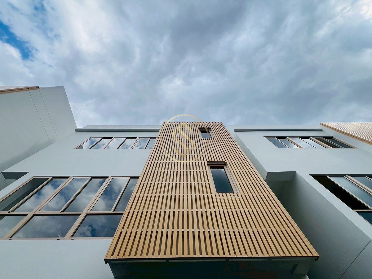 For SaleHouseAri,Anusaowaree : 3 -storey detached house for sale. Lay Ari Pradiphat, a new built house, ready to live in a good location, excellent function, ultimate utility space.