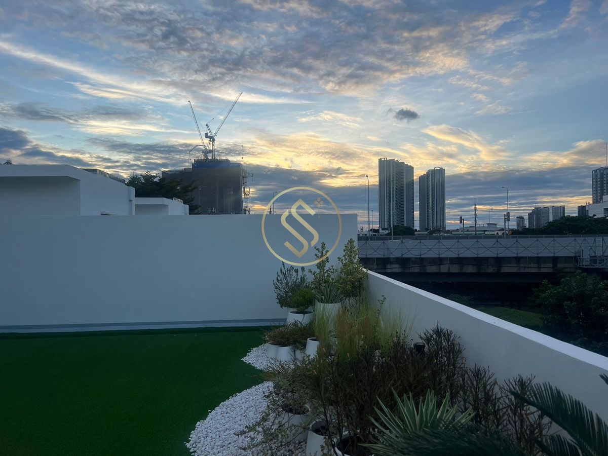 For SaleHouseAri,Anusaowaree : 3 -storey detached house for sale. Lay Ari Pradiphat, a new built house, ready to live in a good location, excellent function, ultimate utility space.