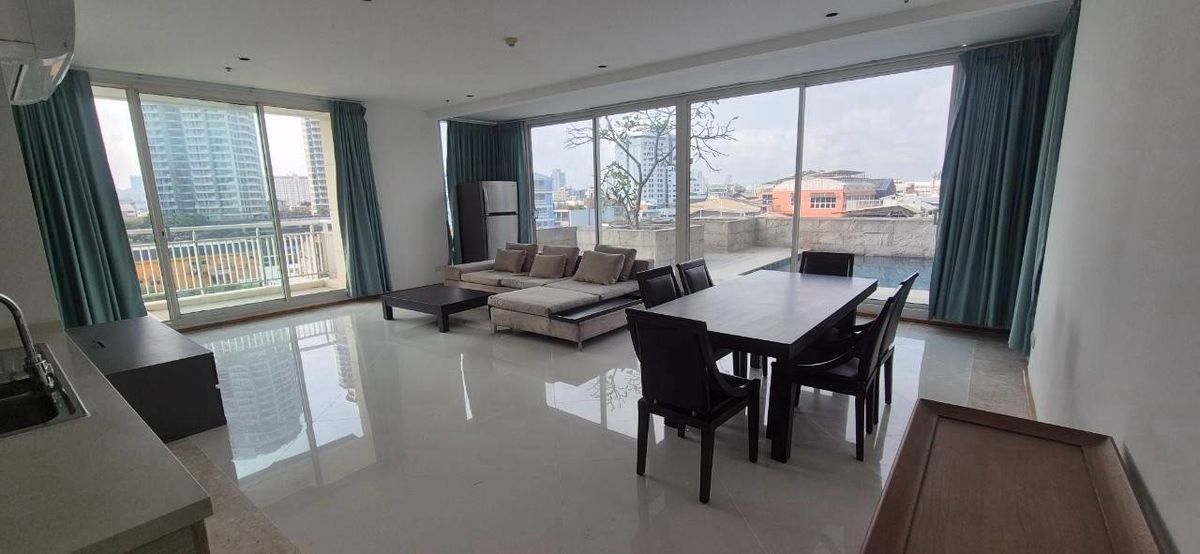 ให้เช่าคอนโดสาทร นราธิวาส : 🌸📢For rent The Empire Place
3 bedroom 4 bathroom co-agent welcome 🔥
