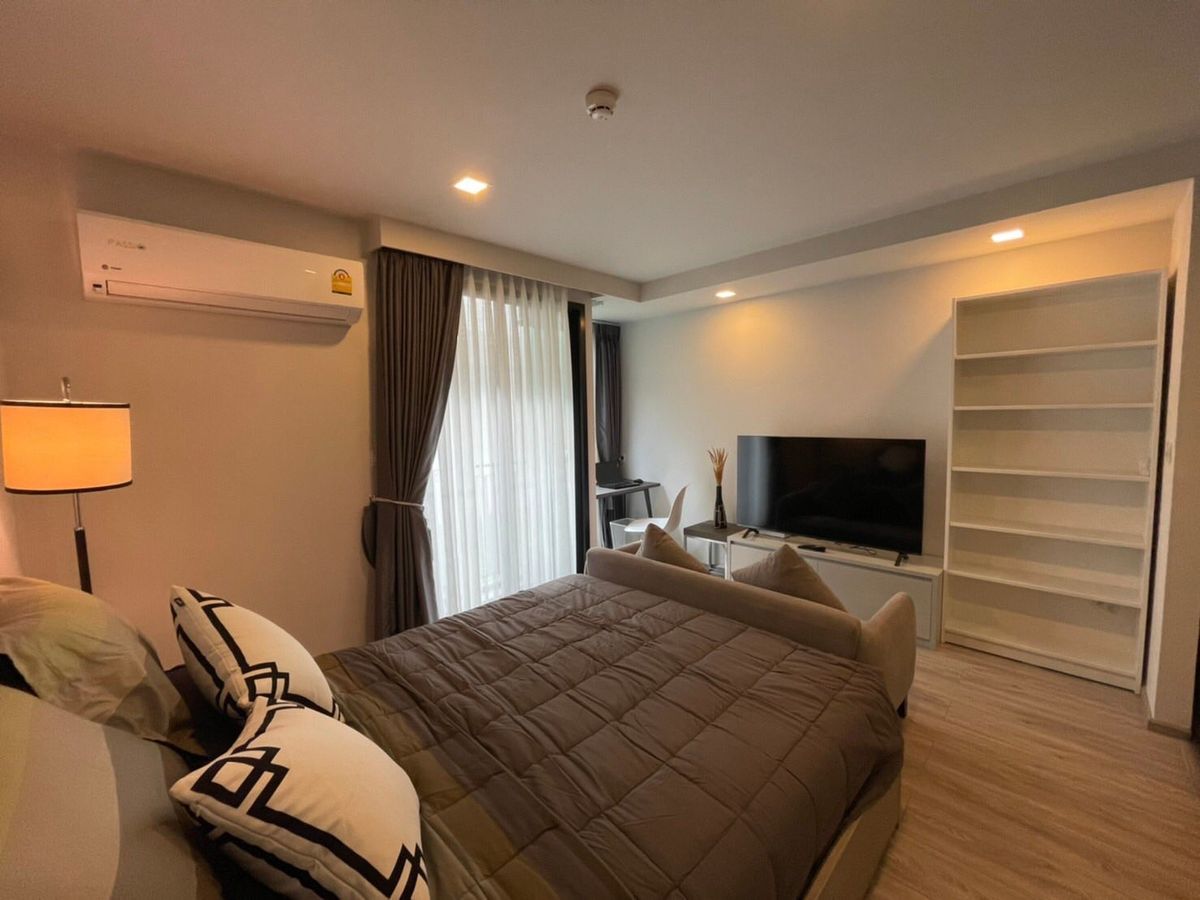 For RentCondoRatchathewi,Phayathai : 🏙 Condo rental Beautiful room in good condition Complete electrical appliances Pamper animal lovers Can raise animals  Convenient travel Near MRT Ratchathewi  In addition to many department stores Ready to go to this 30 July first. 📌