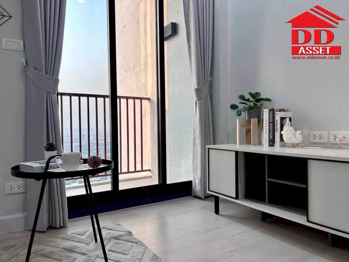 For SaleCondoRama9, Petchburi, RCA : The Base Rama9-Ramkhamhaeeng condo (The Base