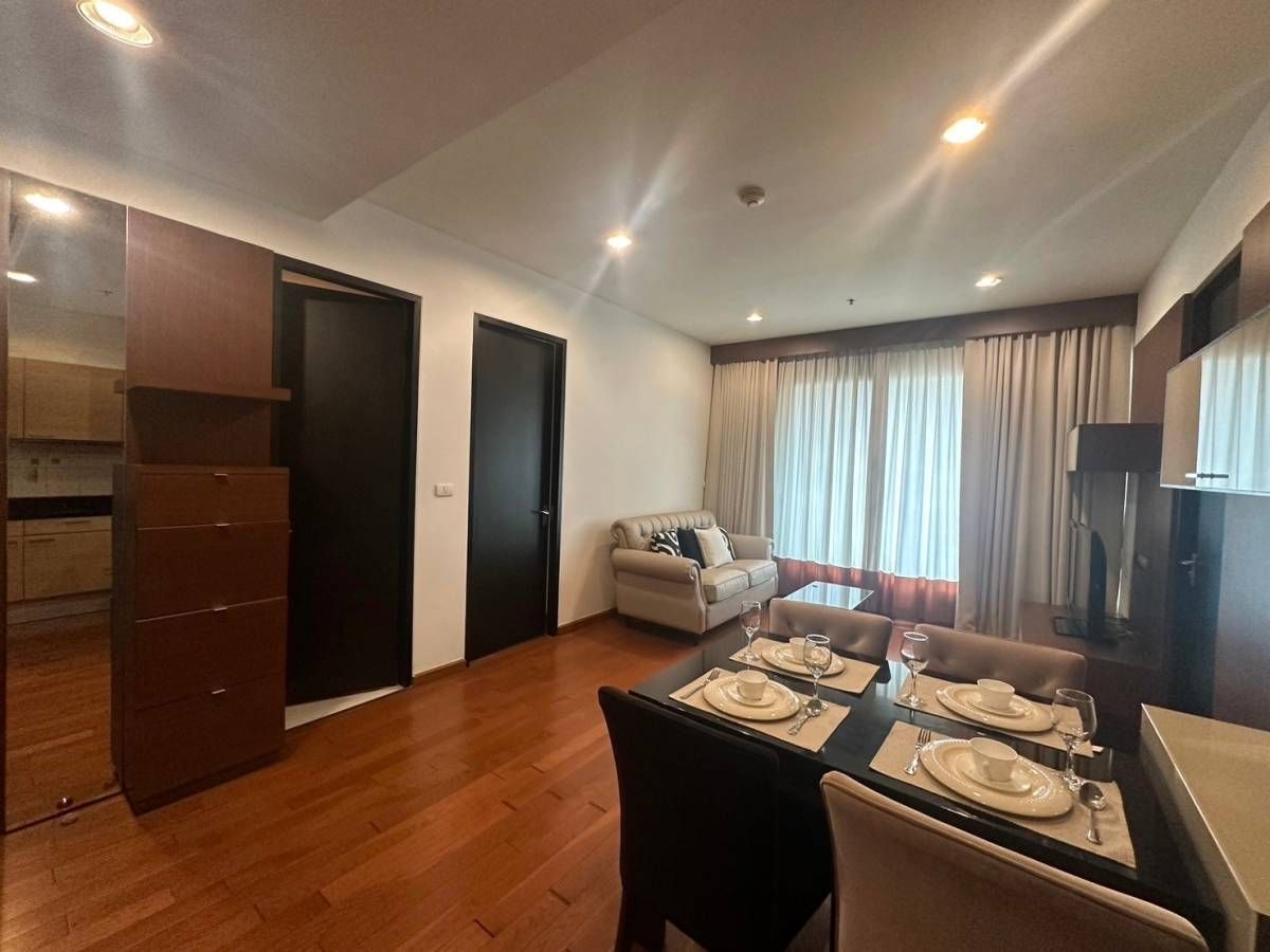 For RentCondoWitthayu, Chidlom, Langsuan, Ploenchit : Rent The Address Chidlom - Studi Room in the heart of Chidlom, only 23,000 baht/month.