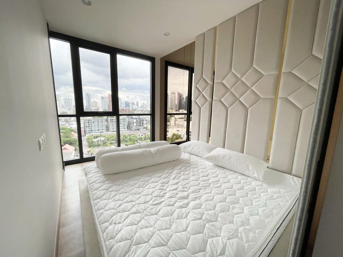 ขายคอนโดสุขุมวิท อโศก ทองหล่อ : 🏙️ ขายคอนโด Oka Haus Sukhumvit 36 | 34.40 ตร.ม. | ชั้น 10+ | 1 ห้องนอน 1 ห้องน้ำ | ราคา 4,500,000 บาท