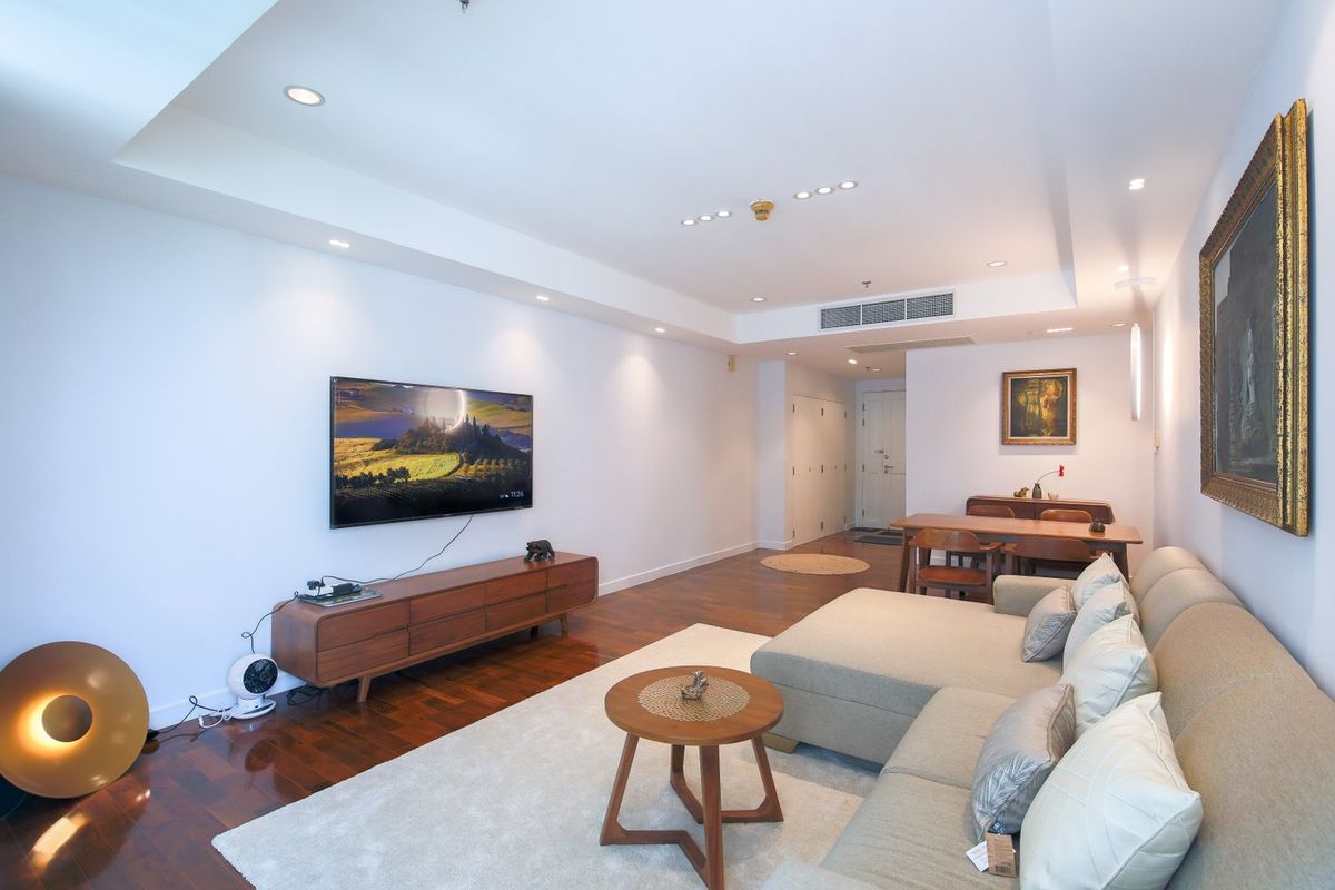 For RentCondoSukhumvit, Asoke, Thonglor : ✨ Luxury Living at Baan Siri 24 - Corner Unit for Rent! ✨