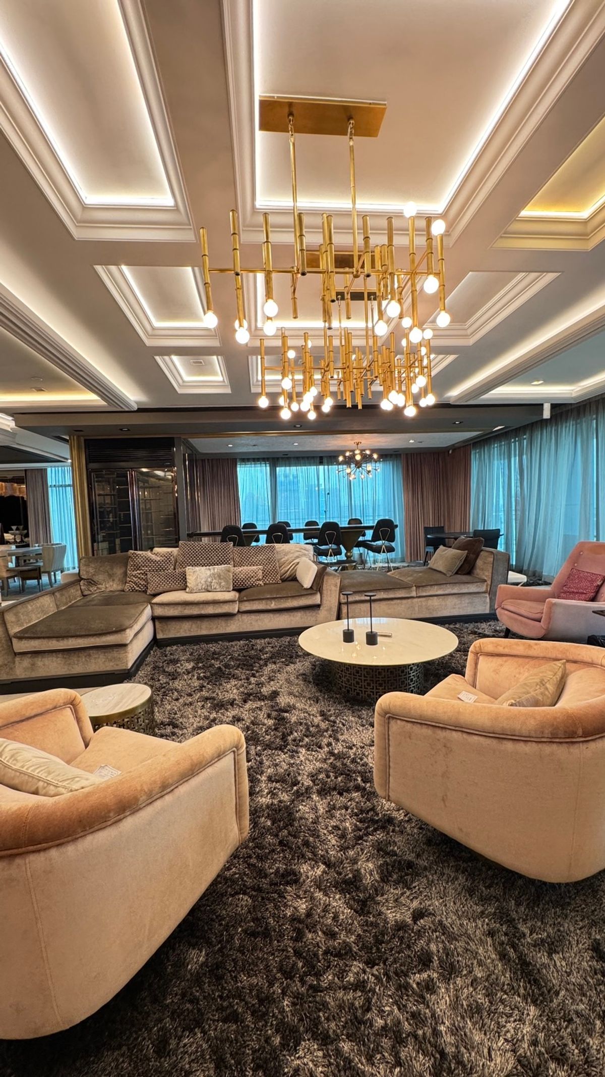 For RentCondoWitthayu, Chidlom, Langsuan, Ploenchit : The St. Regis Residences I RENTAL LUXURY PENTHOUSE at Lumphini in Bangkok