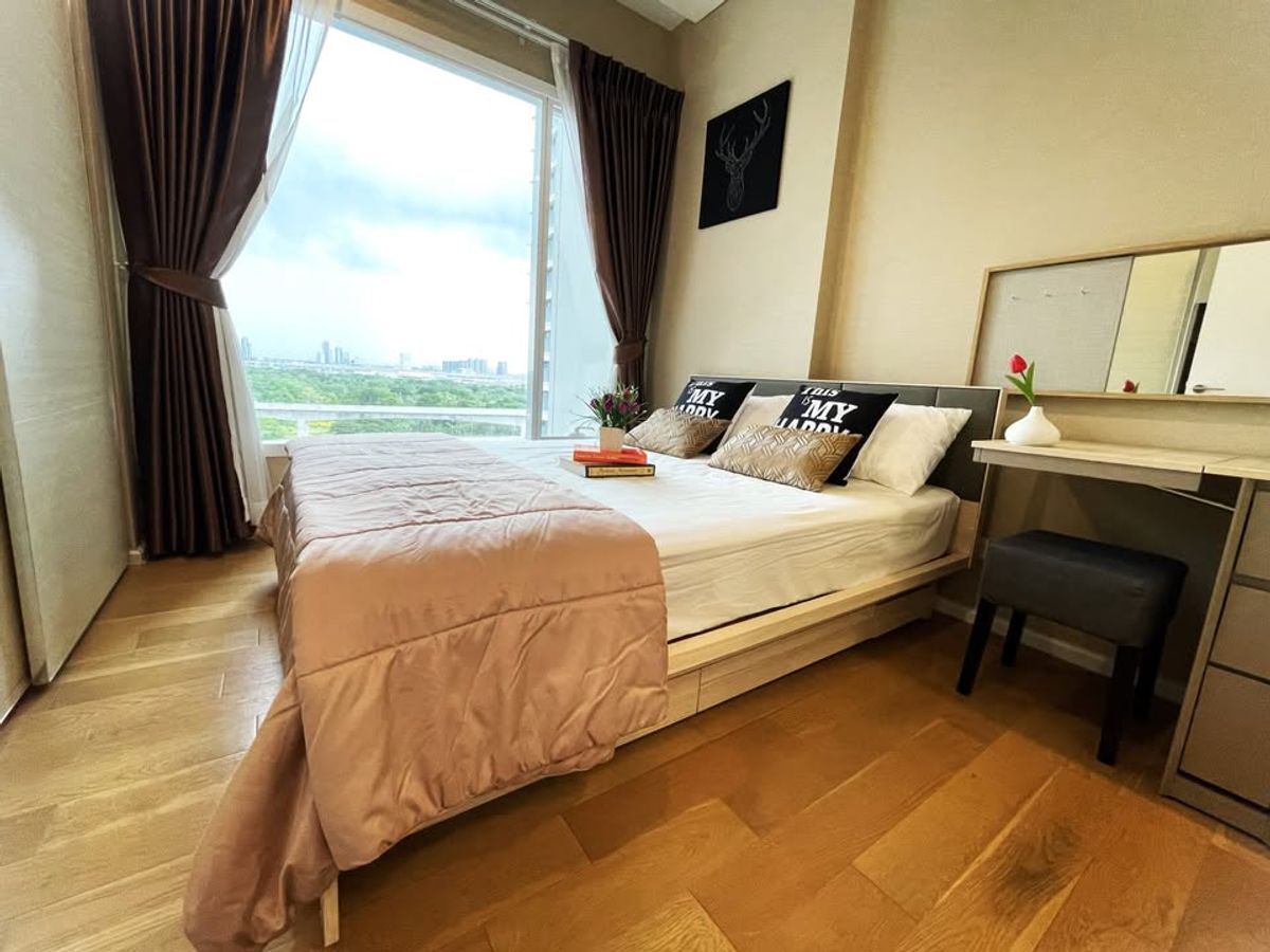 For RentCondoLadprao, Central Ladprao : Condo for rent The Saint Residences near MRT Phahonyothin, BTS Chatuchak Park, beautiful new rooms, vowels and complete Chatuchak Park.