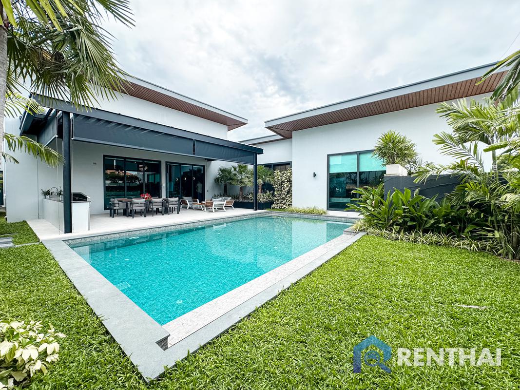 For SaleHousePattaya, Bangsaen, Chonburi : Modern Villa in Prime Location Chaknok Reservoir