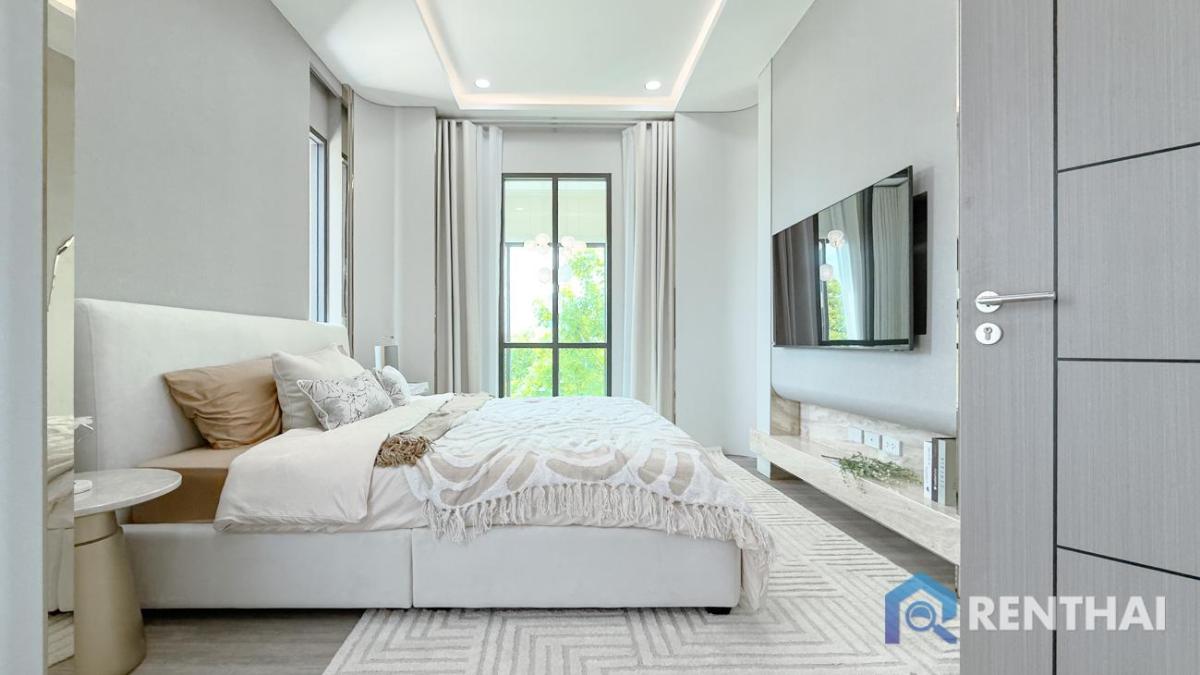 For SaleHousePattaya, Bangsaen, Chonburi : The Palm Grandio  Luxury Home in Pattaya