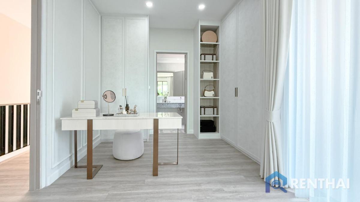 For SaleHousePattaya, Bangsaen, Chonburi : The Palm Grandio  Luxury Home in Pattaya