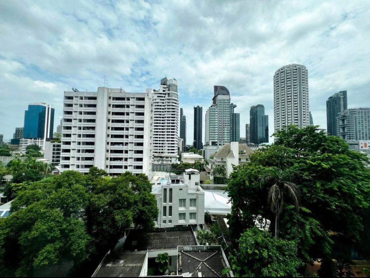 For SaleCondoSukhumvit, Asoke, Thonglor : ✨Quattro by Sansiri✨ 2B 2B size 82(only 18x,xxx/sq m)‼️Nice view, Fully furnished, Very good conditioned, Sell 15.4 MB (BTS Thonglor)