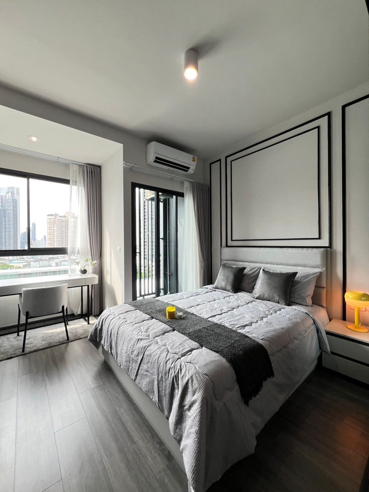 For RentCondoOnnut, Udomsuk : New condo for rent near Ekkamai Thonglor, just 1 station on the main road, just 250 meters away from the sky train.