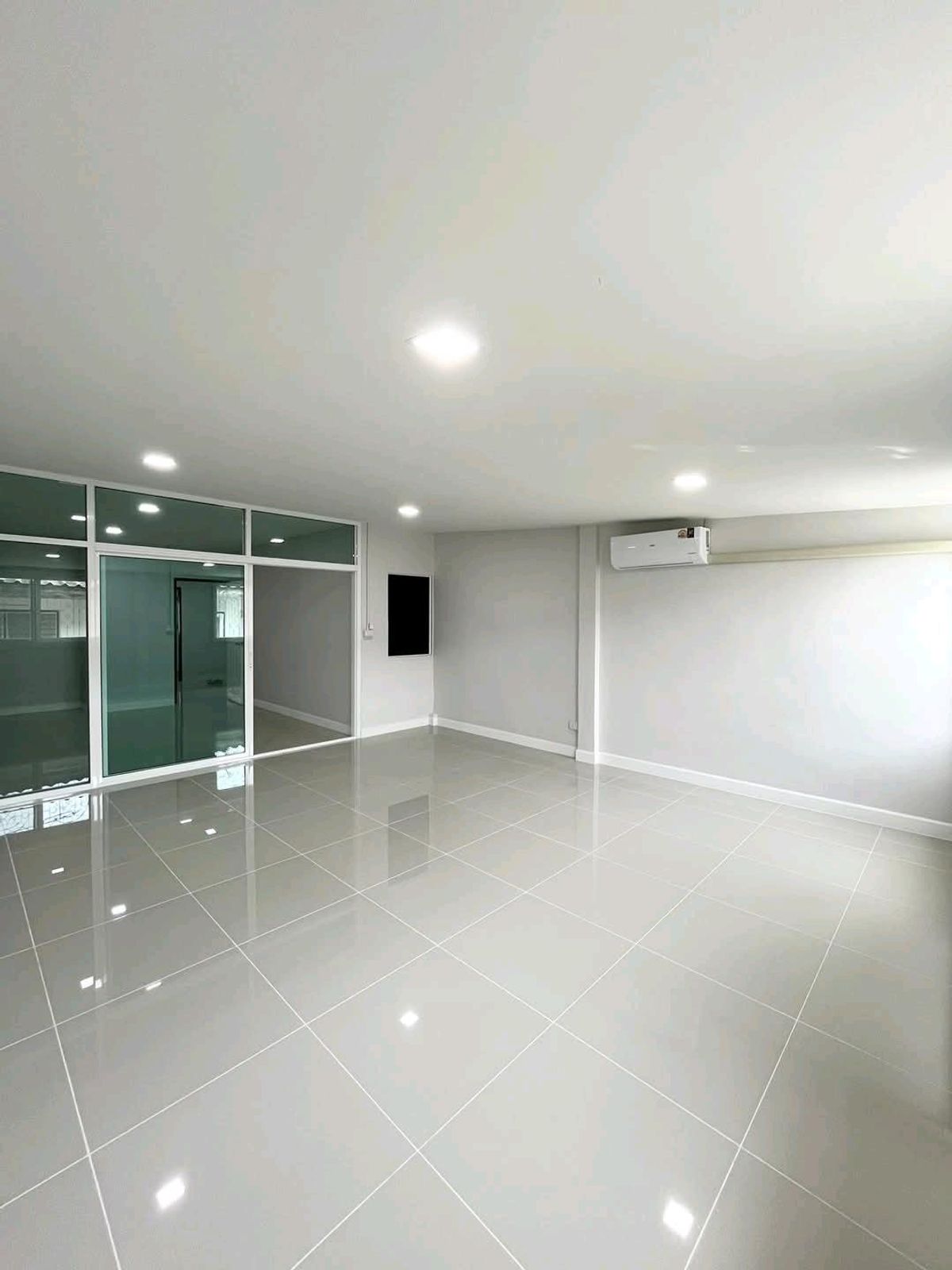 For RentTownhomeKaset Nawamin,Ladplakao : House for rented new renovations