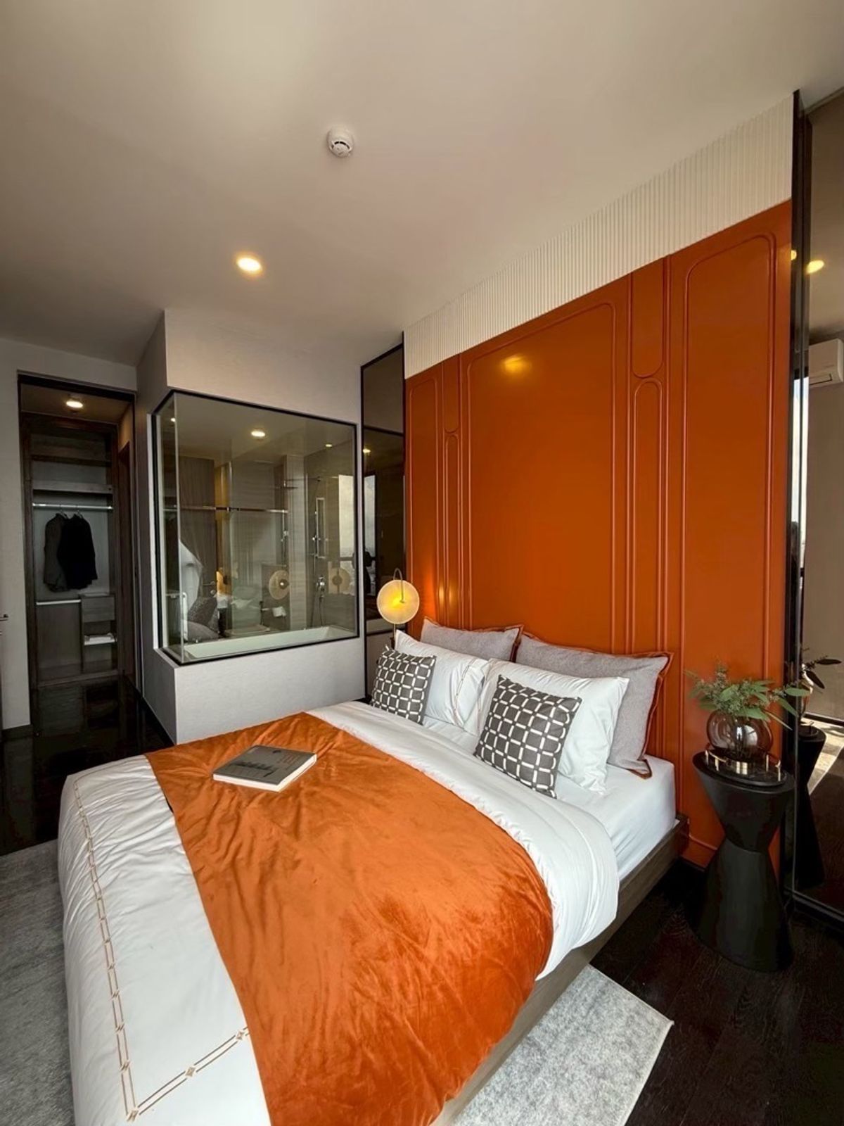For RentCondoSukhumvit, Asoke, Thonglor : 🔥 ready to move in. 🔥🔥 For rent, luxury condo 1 Bedroom 34 SQM.