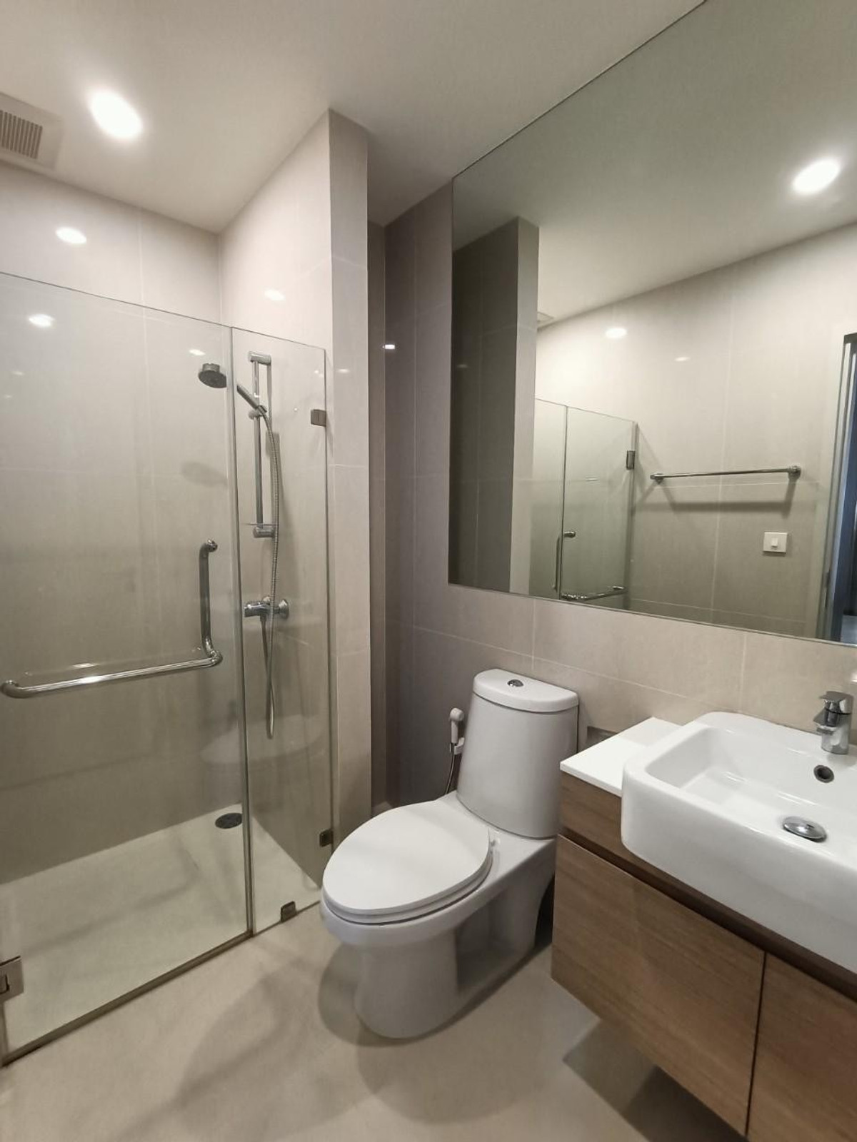 For SaleCondoRatchadapisek, Huaikwang, Suttisan : Quick sale NOBLE REVOLVE RATCHADA Noble Revolve Ratchada 1 Bedroom 1 Bathroom