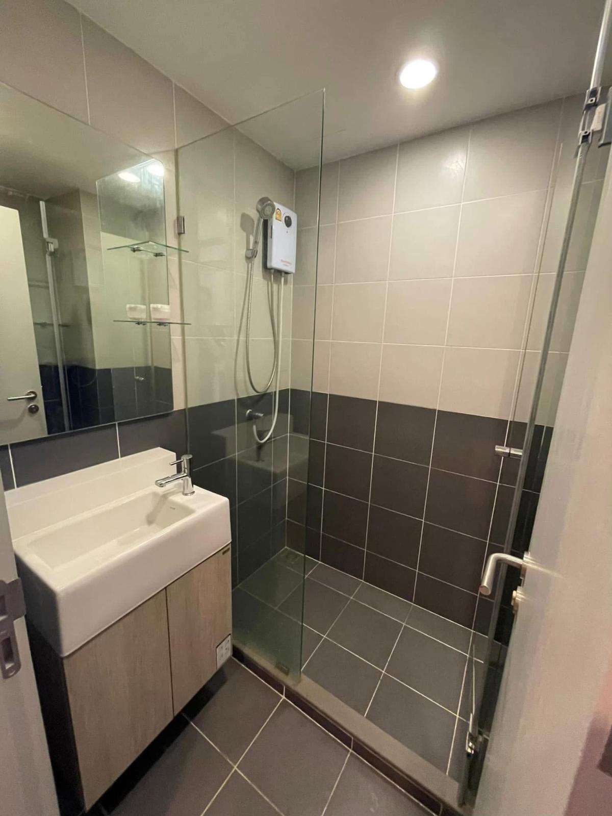 ขายคอนโดปิ่นเกล้า จรัญสนิทวงศ์ : ขายคอนโด  ไอดีโอ โมบิ จรัญ - อินเตอร์เชนจ์ ชั้นสูง ห้องมุม MRT-บางขุนนนท์ บางขุนศรี เขต บางกอกน้อย กรุงเทพ  CX-134026