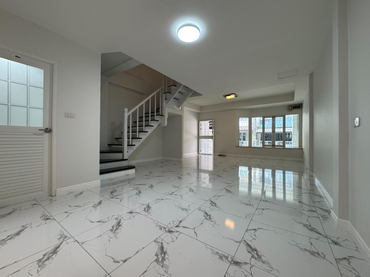 ขายทาวน์โฮมสมุทรปราการ สำโรง : ขายทาวน์เฮ้าส์/ทาวน์โฮม  พาร์ค แกลเลอรี่ ศรีนครินทร์ หน้ากว้าง บางปลา บางพลี สมุทรปราการ CX-144569 