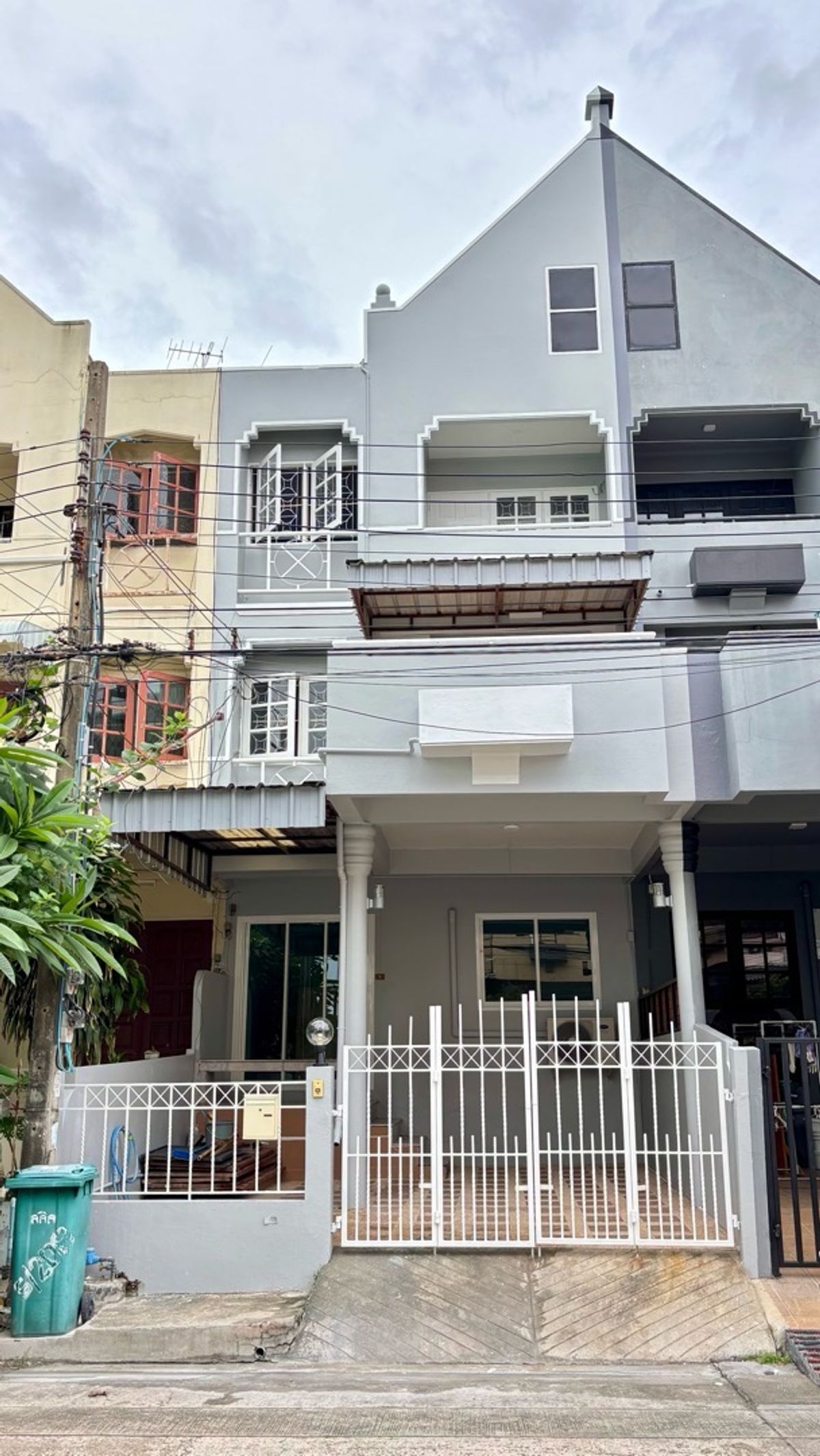 For RentTownhomeSamut Prakan,Samrong : House for rent, Lil Green Ville, Srinakarin Soi Dan 22