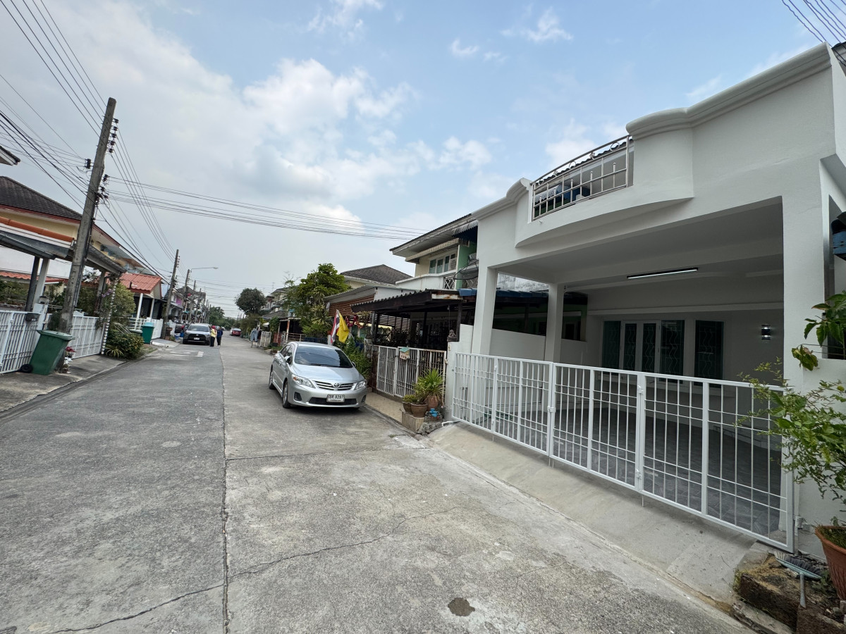 ขายทาวน์โฮมสมุทรปราการ สำโรง : ขายทาวน์เฮ้าส์/ทาวน์โฮม  พาร์ค แกลเลอรี่ ศรีนครินทร์ หน้ากว้าง บางปลา บางพลี สมุทรปราการ CX-144569 