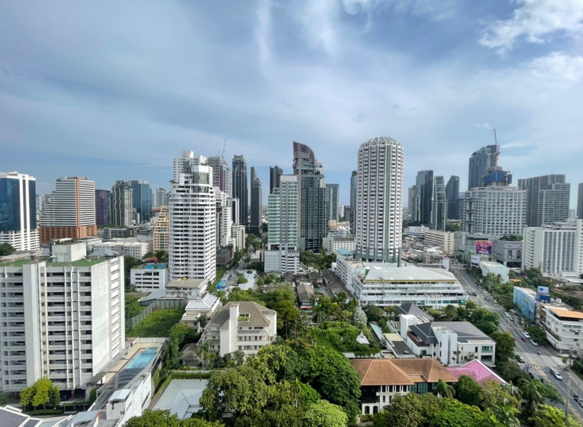For SaleCondoSukhumvit, Asoke, Thonglor : ✨Quattro by Sansiri✨ 1B 1B size 55 (only 16x,xxx/sq m) Stunning view, Fully furnished, Very good conditioned, Sell 8.8 MB‼️ (BTS Thonglor)