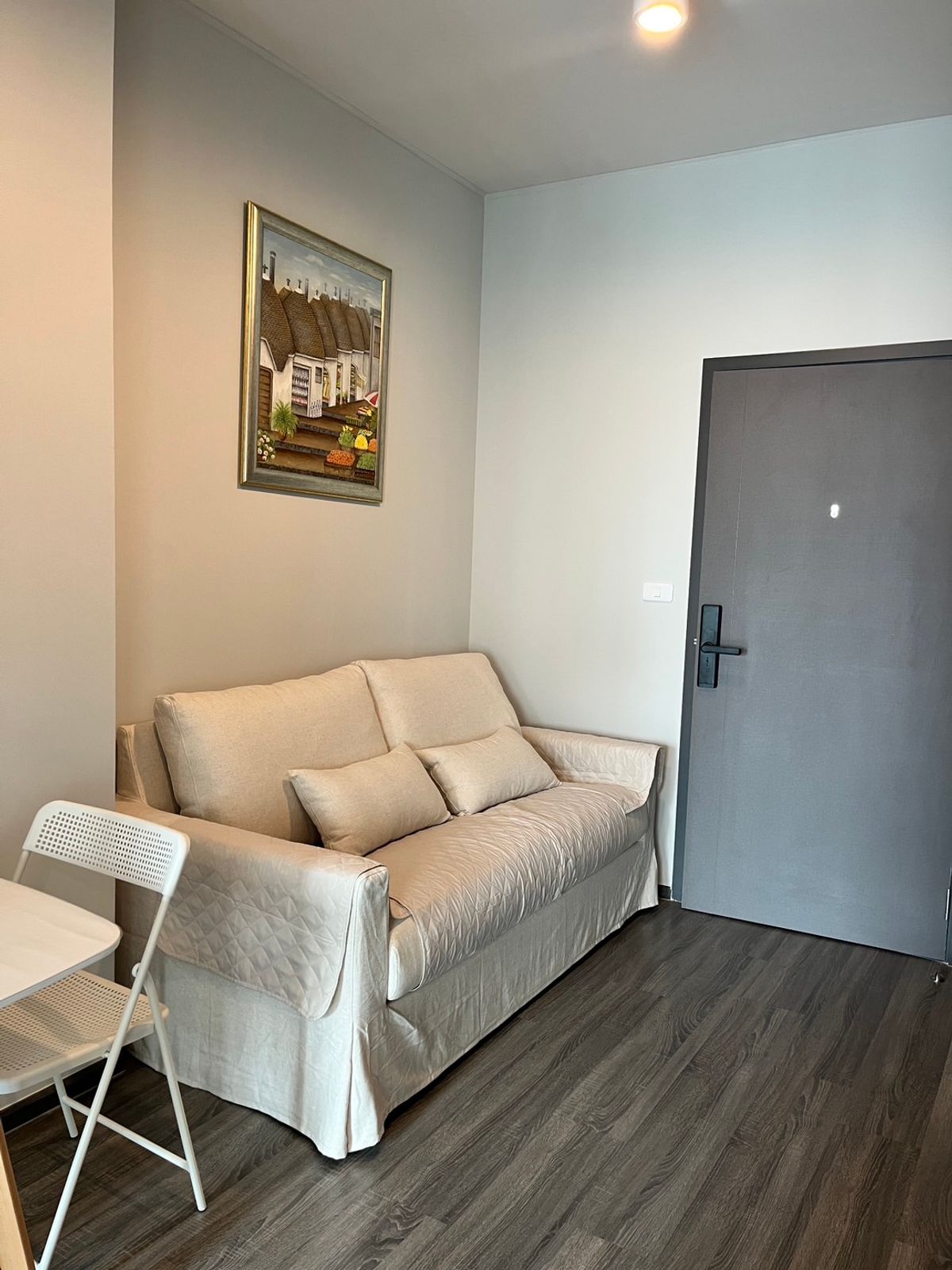 For RentCondoSeri Thai, Ramkhamhaeng Nida : The new condo has just been completed, never rented. Next to Ramkhamhaeng Road, The Mall Bangkapi
