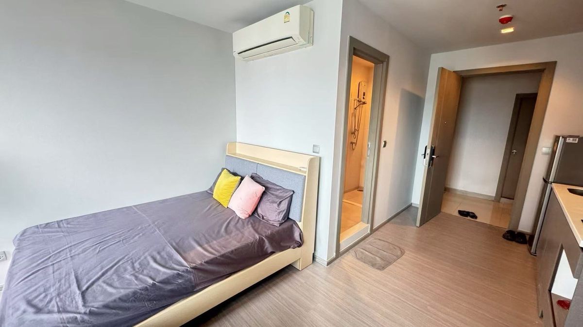 ให้เช่าคอนโดพระราม 9 เพชรบุรีตัดใหม่ RCA : 🤍LIFE ASOKE RAMA9 🤍studio size 28 SQM 
Floor: A39 FL
Rental :ONLY 16,000B/MONTH
Fully furnished, ready to move in!
