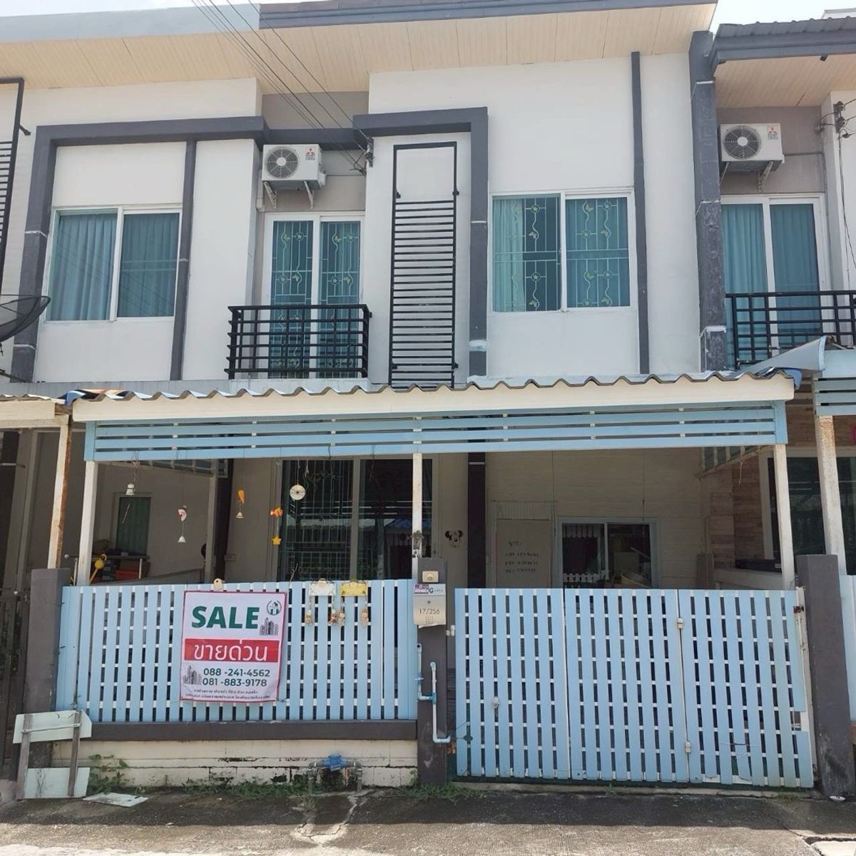 ขายทาวน์โฮมพระราม 2 บางขุนเทียน : 🏡 ขายด่วน! ทาวน์เฮาส์กัสโต พระราม 2
บ้านเลขที่ 17/256 | พื้นที่ 18.5 ตร.วา
3 ห้องนอน | 2 ห้องน้ำ | 1 ห้องรับแขก
💨 แถมฟรี! แอร์ 4 ตัว พร้อมเข้าอยู่

📍ทำเลดี ใกล้ถนนพระราม 2 เดินทางสะดวก
เหมาะสำหรับอยู่อาศัย หรือปล่อยเช่า

💸 ราคาเพียง 2.25 ล้านบาท (