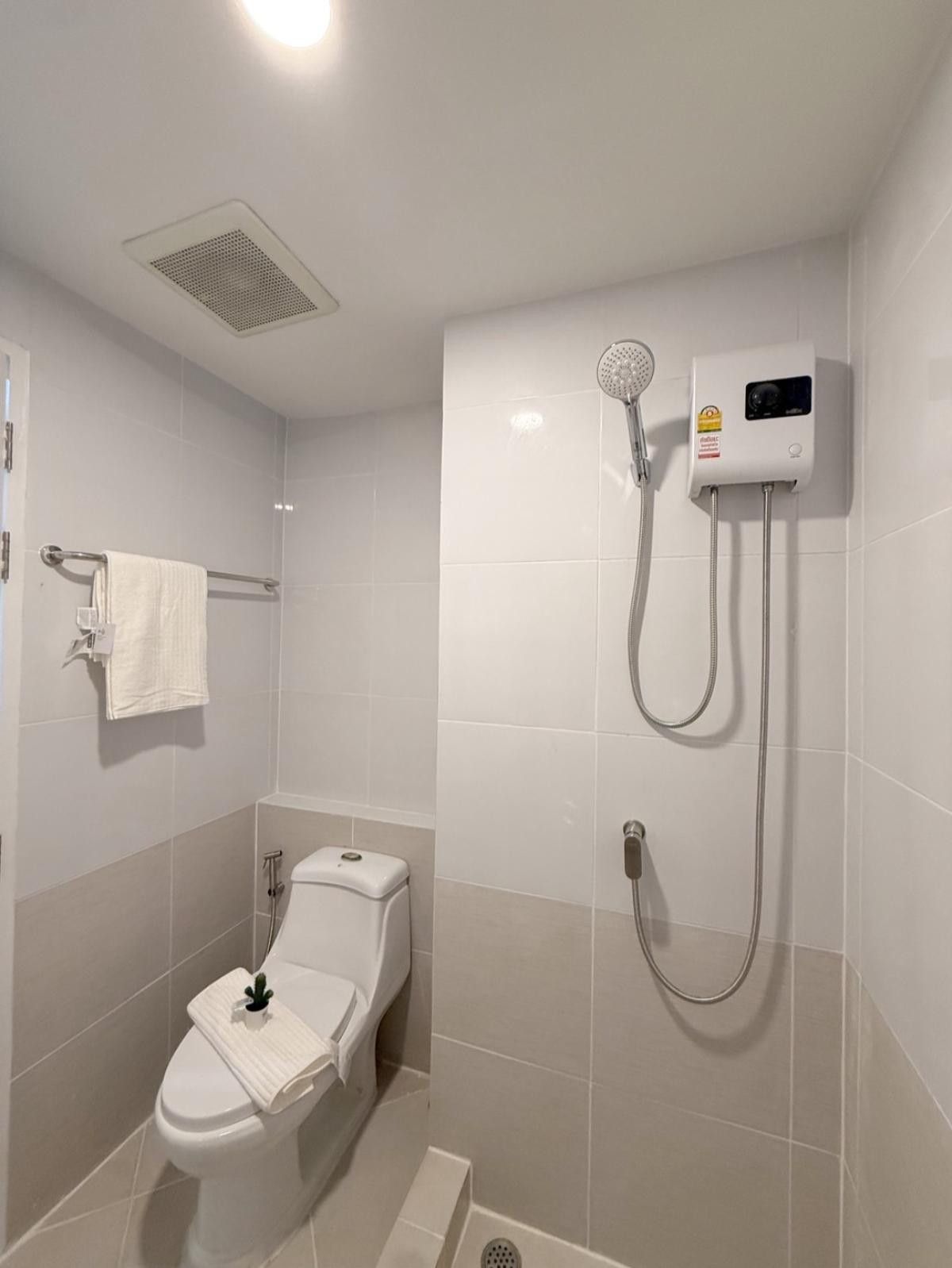 ขายคอนโดบางนา แบริ่ง ลาซาล : ขายคอนโด  บี คอนโด บางนา บางแก้ว บางพลี สมุทรปราการ  CX-134340