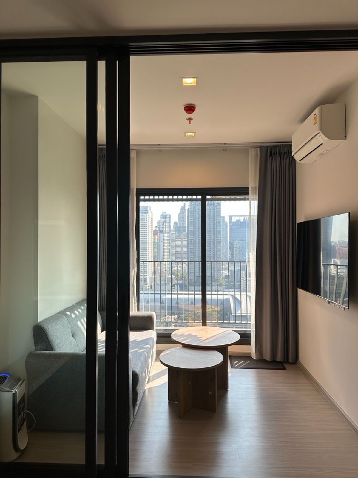 ให้เช่าคอนโดพระราม 9 เพชรบุรีตัดใหม่ RCA : Life Asoke Hype 1 ห้องให้เช่า