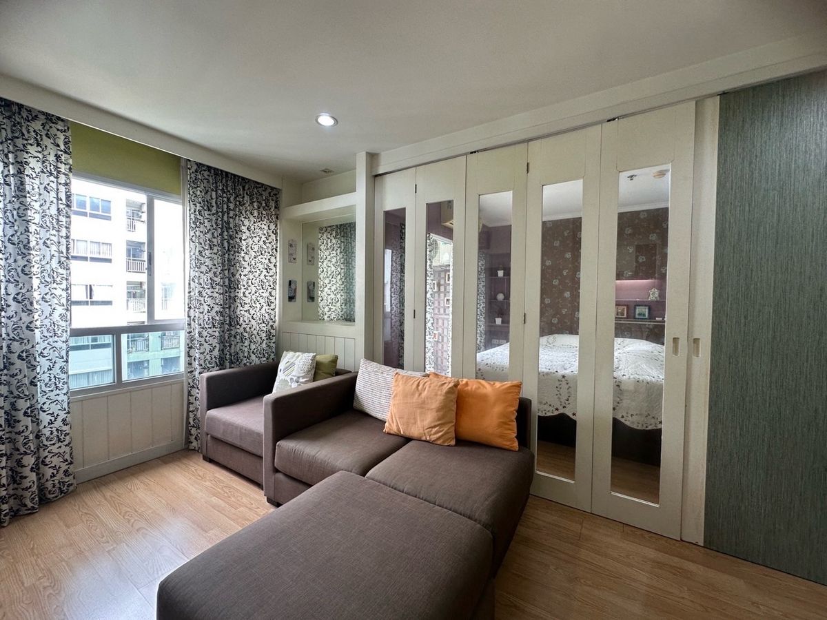 For RentCondoBang Sue, Wong Sawang, Tao Pun : Rent a large room 43 sqm. Beautifully built-in the Lumphini Ville Prachachuen -Pongphet 1 - 9,500 baht.