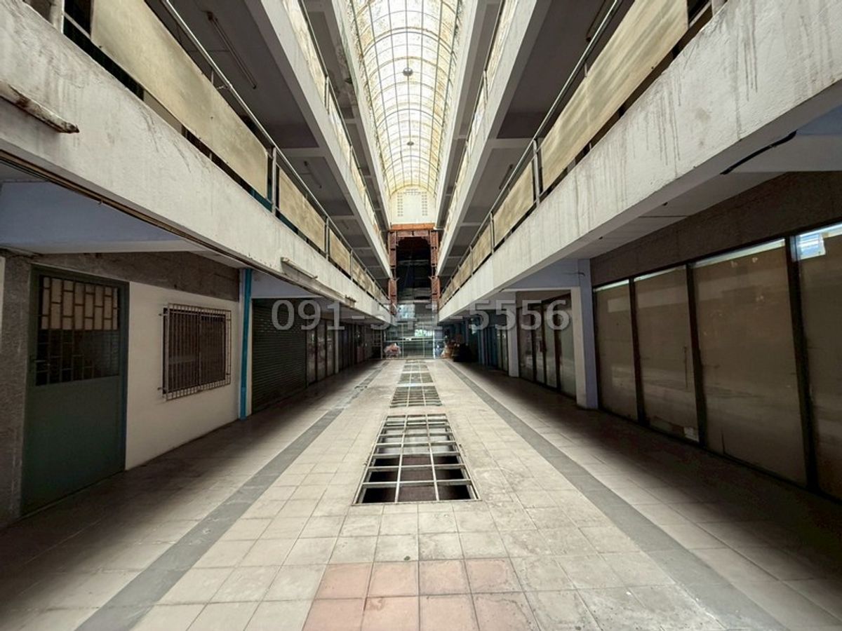 ขายอาคารพาณิชย์สยาม จุฬา สามย่าน : ขายอาคารพาณิชย์ 2 คูหา 4 ชั้น โครงสร้างแข็งแรงมาก โบ๊เบ๊ ซ.วัดบรมนิวาส แยก 4 ใจกลางเมือง เหมาะลงทุนปล่อยเช่า