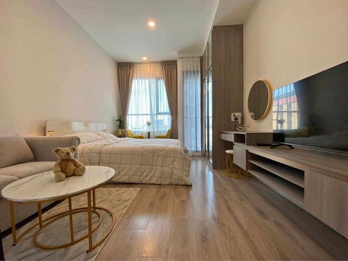 For RentCondoRamkhamhaeng, Hua Mak : For rent, Condo Knightsbridge Collage Ramkhamhaeng, swimming pool view