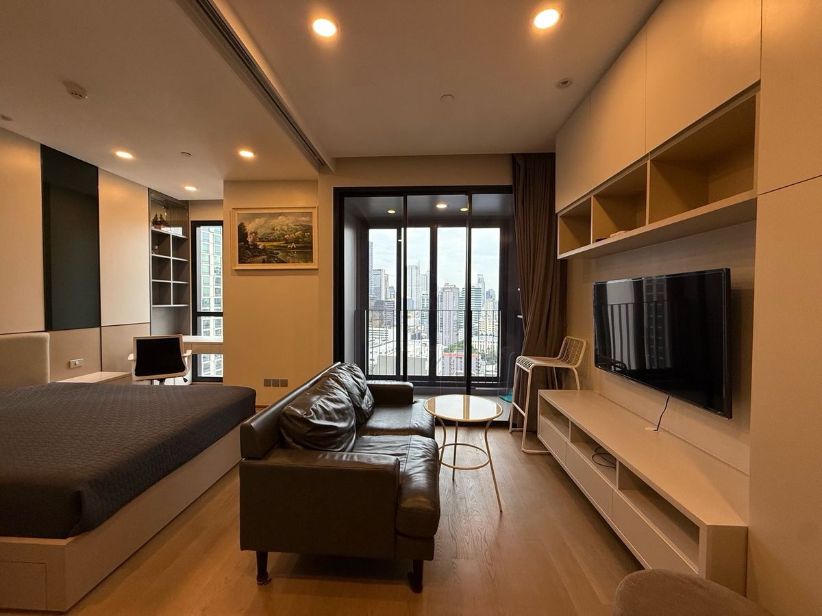 For RentCondoSiam Paragon ,Chulalongkorn,Samyan : For Rent !! Ashton Chula - Silom Rent Price !! 27,000 ฿ Per Month❤️‍🔥1 Bedroom Size 34 SQ.M. Contract Aomam (Agent) Tel./line ID: 0955871692 WhatsApp: +66 95 587 1692