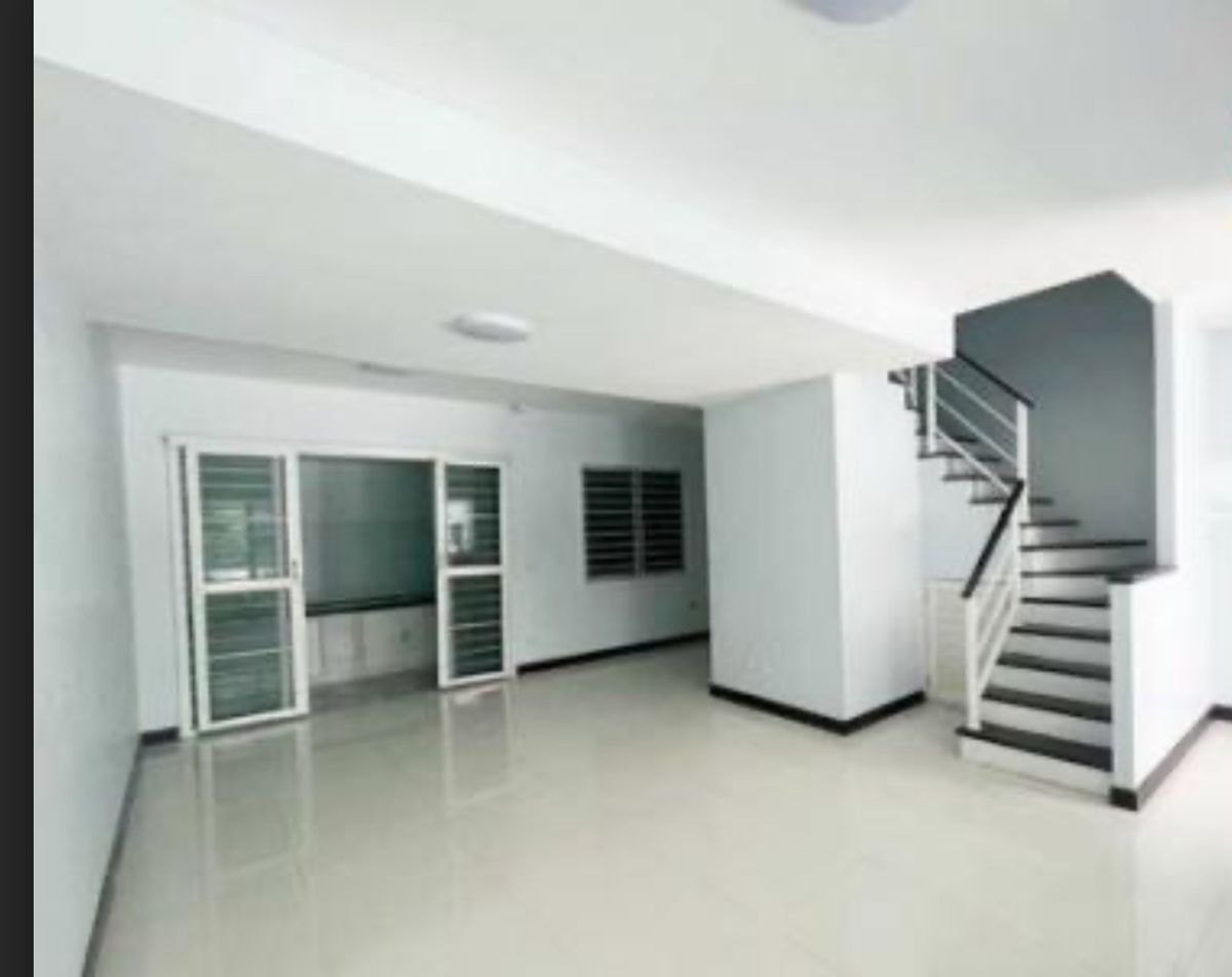 TownhomeSamut Prakan,Samrong : Selling urgent rent