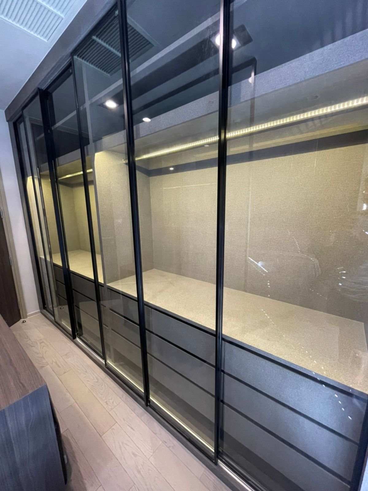 ให้เช่าคอนโดวิทยุ ชิดลม หลังสวน : 🔥ให้เช่าด่วน🔥 Noble Ploenchit เฟอร์นิเจอร์ พร้อมเข้าอยู่ ติด BTS เพลินจิต❗